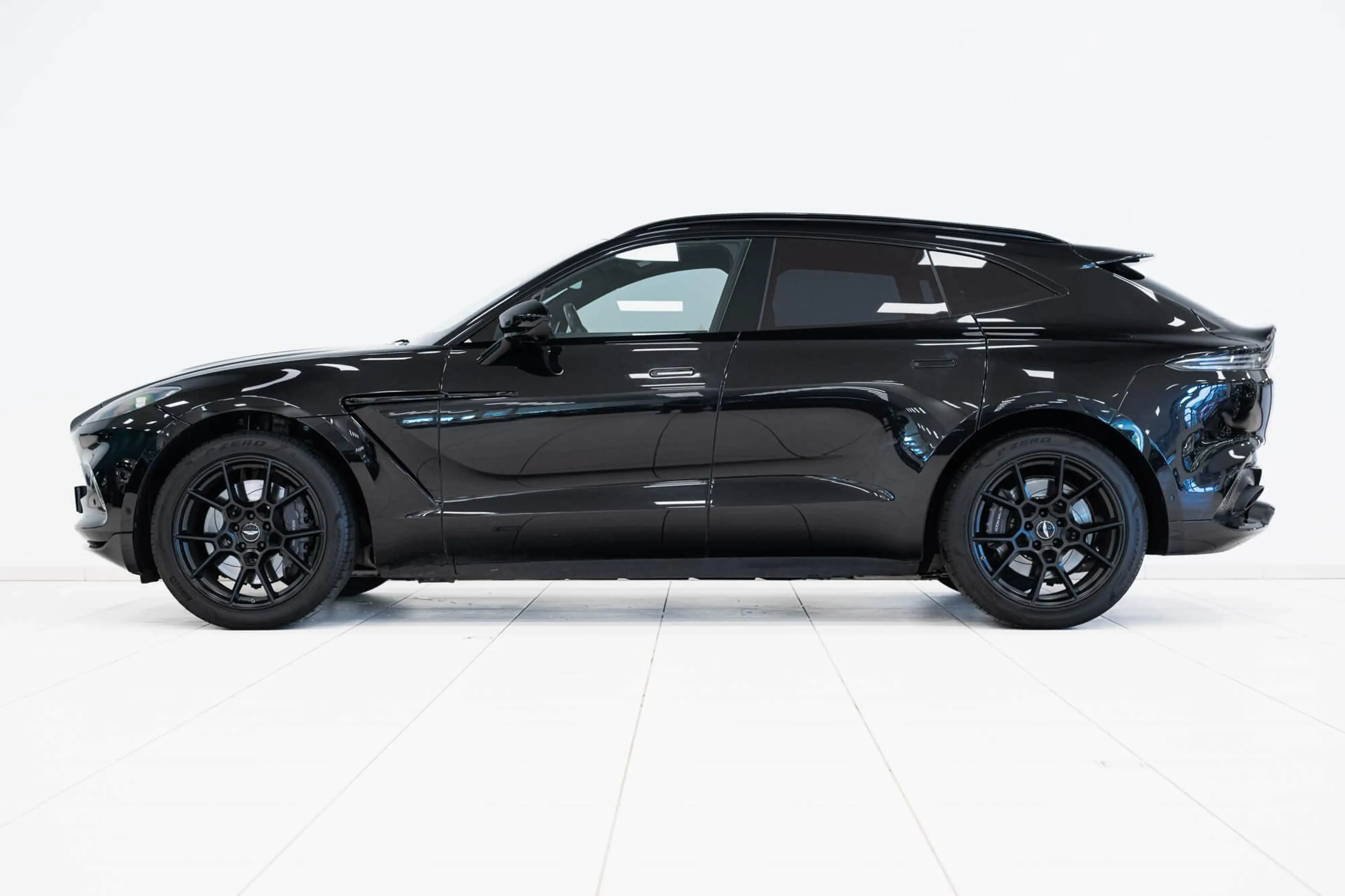 Aston Martin DBX 4.0 V8 | Onyx Black | Incl. BPM | — photo 15