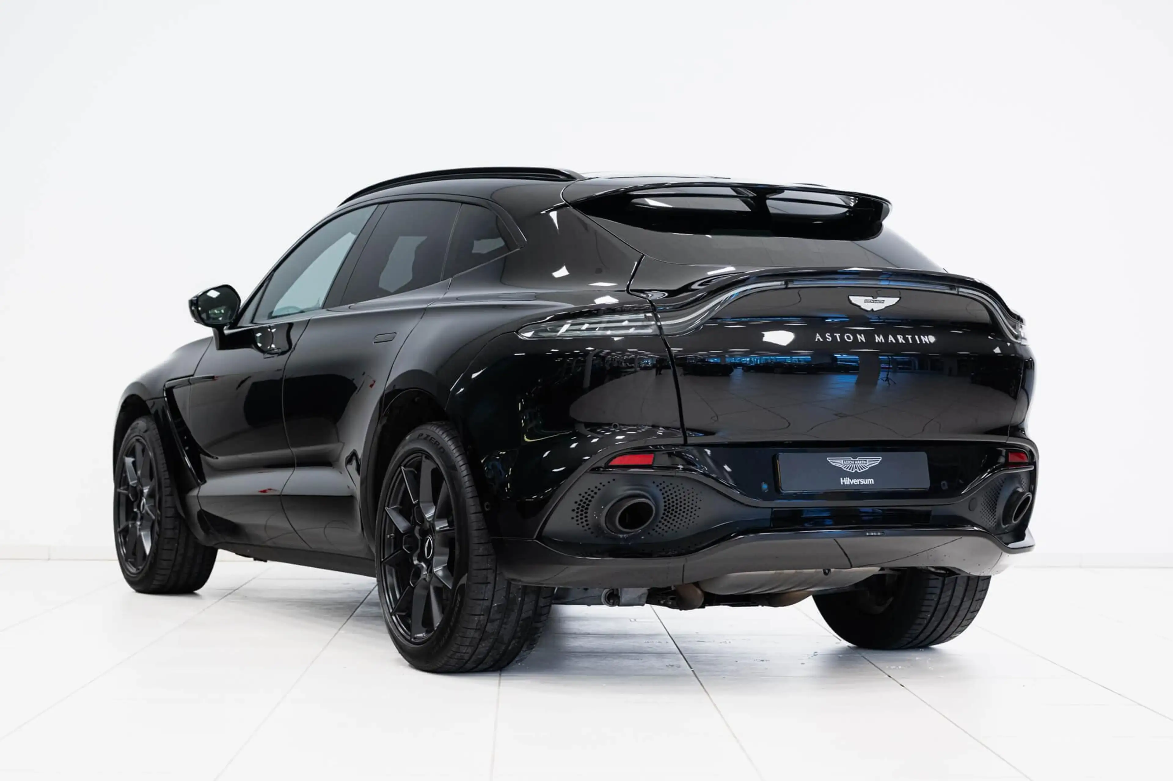 Aston Martin DBX 4.0 V8 | Onyx Black | Incl. BPM | — photo 3