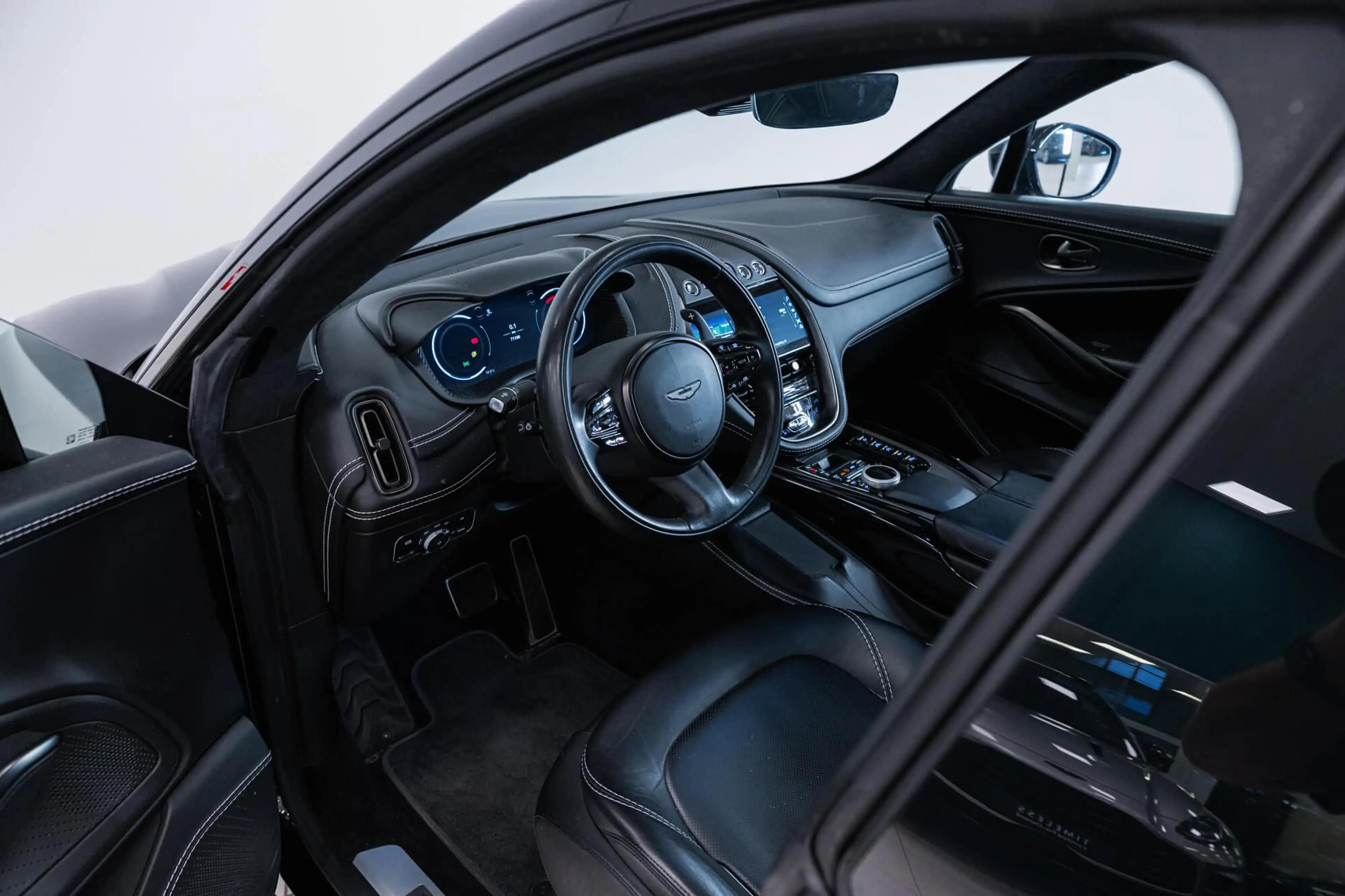 Aston Martin DBX 4.0 V8 | Onyx Black | Incl. BPM | — photo 4