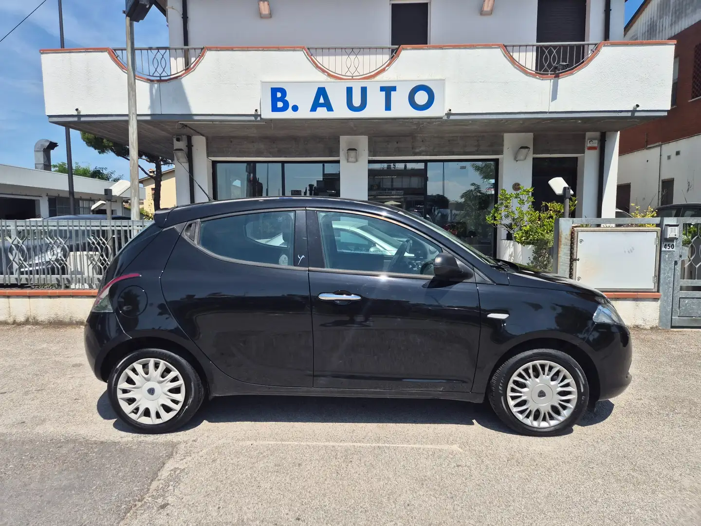 Lancia Ypsilon Ypsilon III 2011 1.3 mjt Elefantino s Nero - 1
