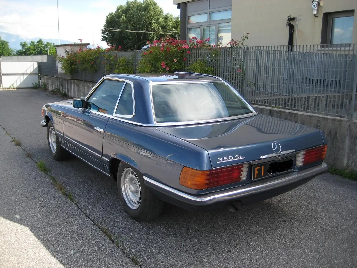 Mercedes-Benz SL 350 R107 Azul - 2