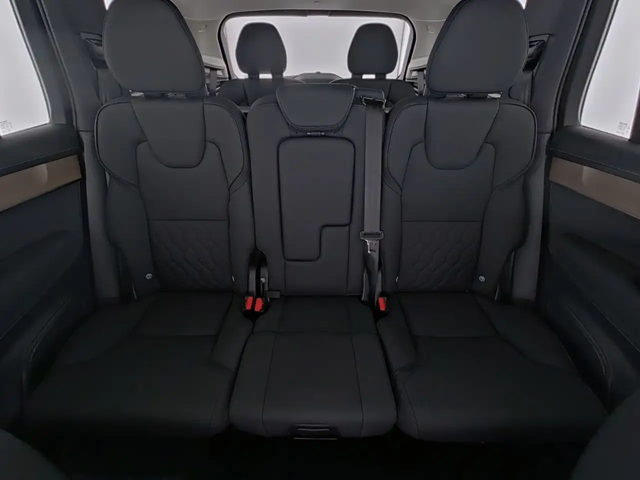 Volvo XC90 T8 Plus Dark Recharge Plug-In Hybrid AWD, миниатюра 13