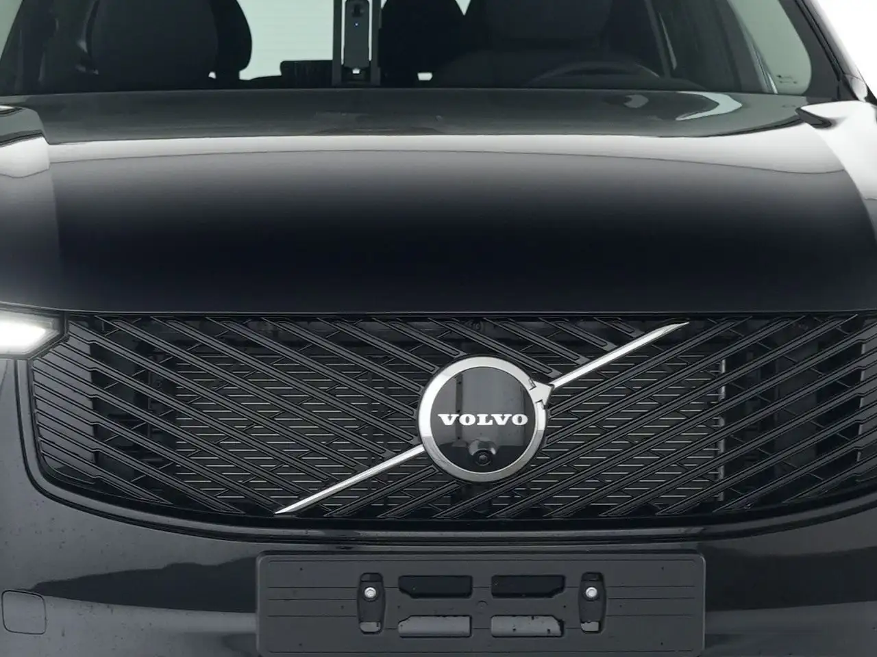 Volvo XC90 T8 Plus Dark Recharge Plug-In Hybrid AWD, миниатюра 4