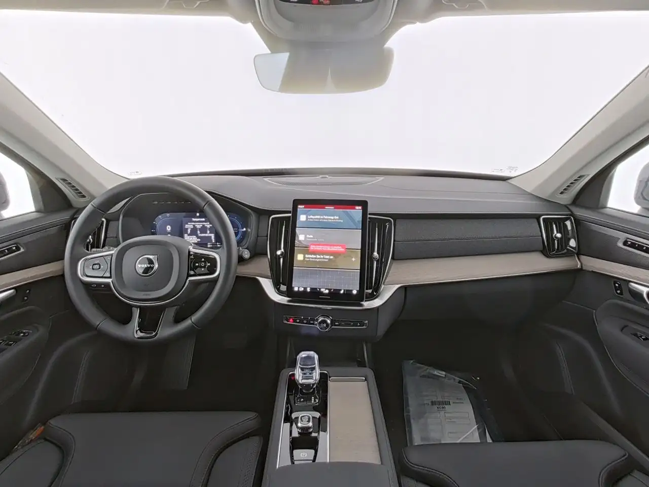 Volvo XC90 T8 Plus Dark Recharge Plug-In Hybrid AWD, миниатюра 5