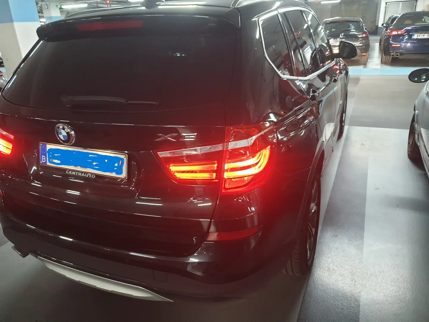 BMW X3 X3 sDrive18d Aut. XLine Zwart - 2