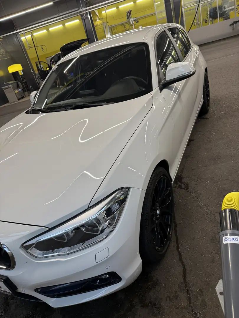 BMW 114 114d Sport Line - 2