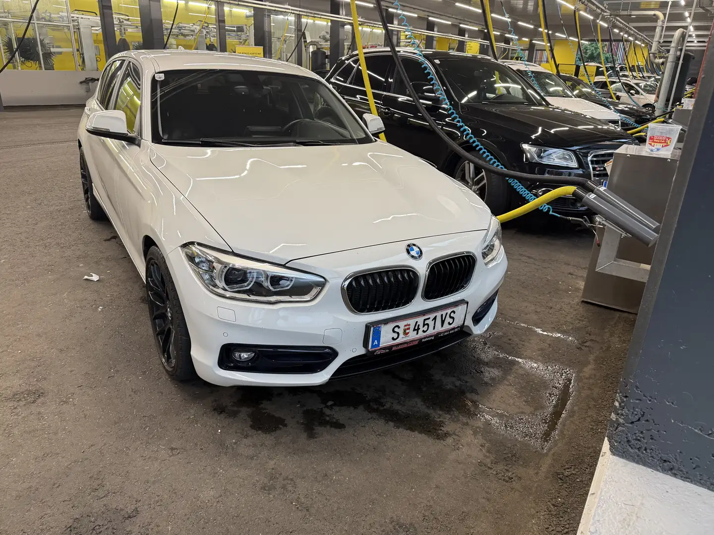 BMW 114 114d Sport Line - 1