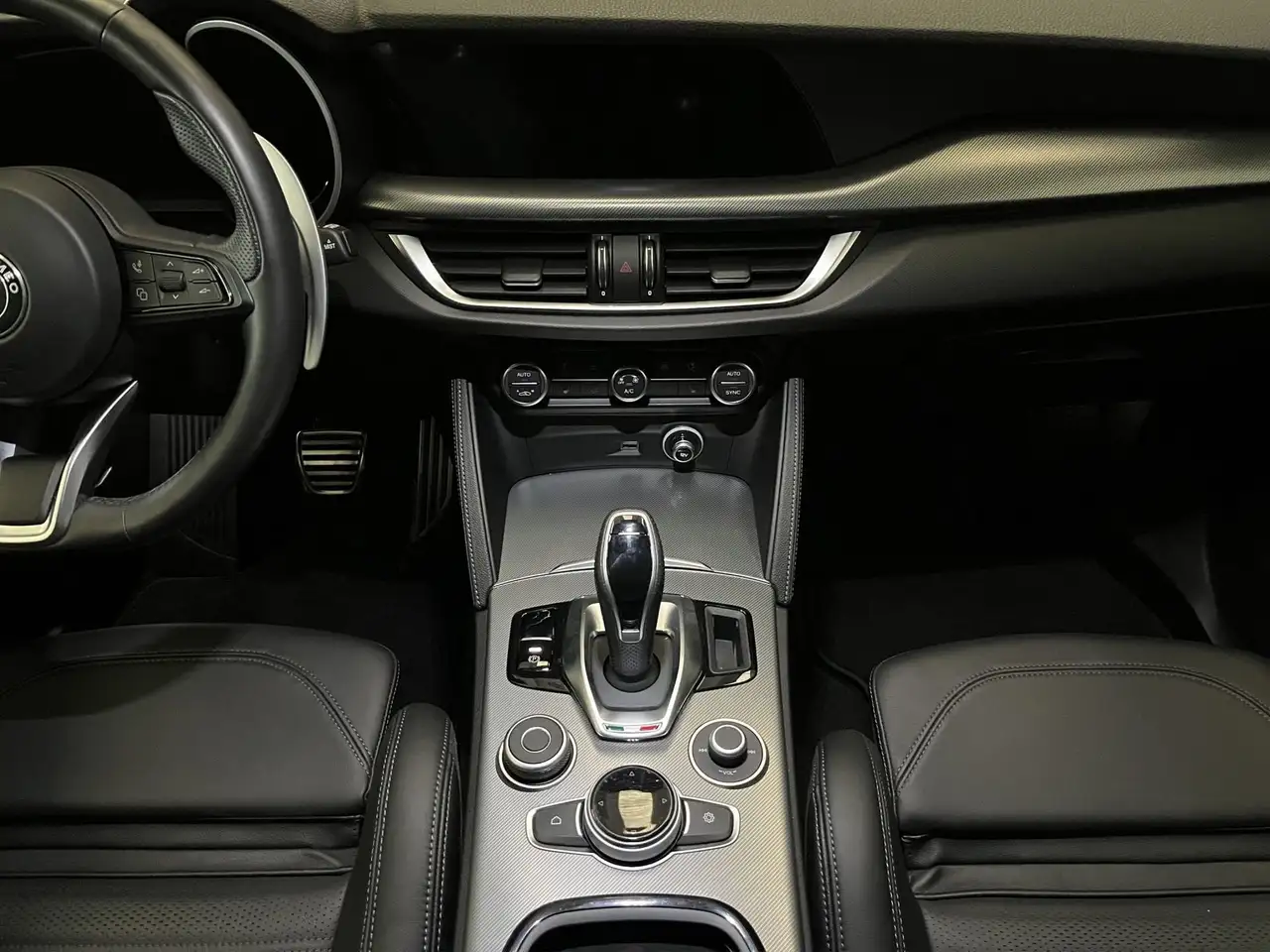 Alfa Romeo Stelvio 2024 — фото 15