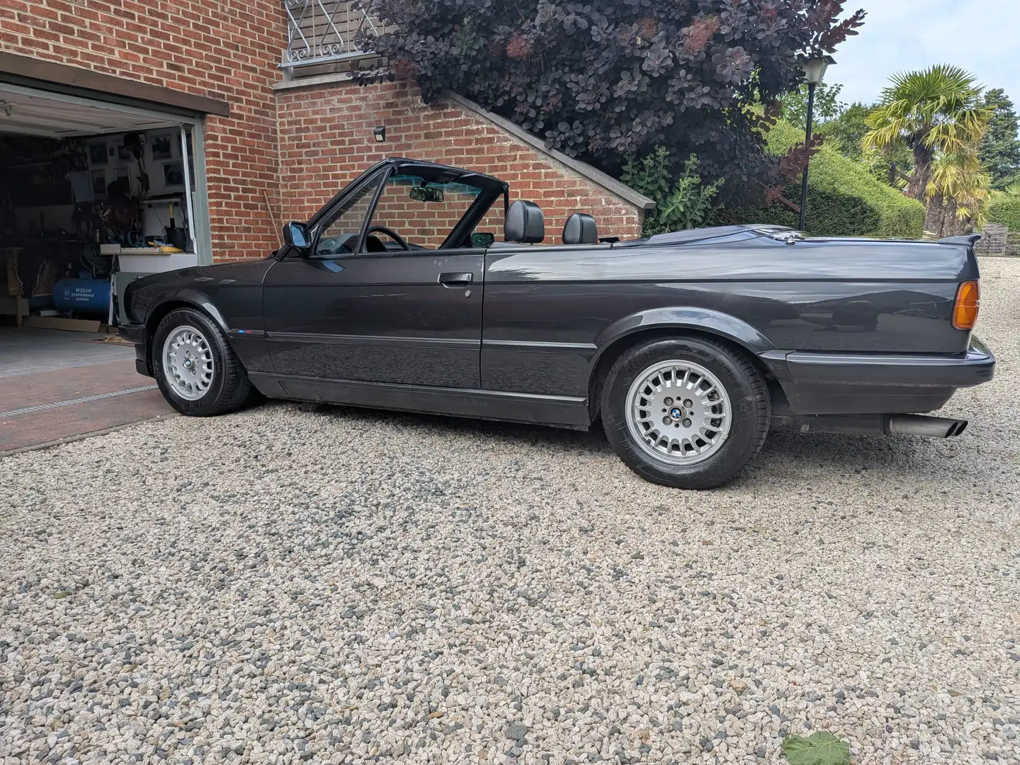 BMW 325 325i Noir - 1