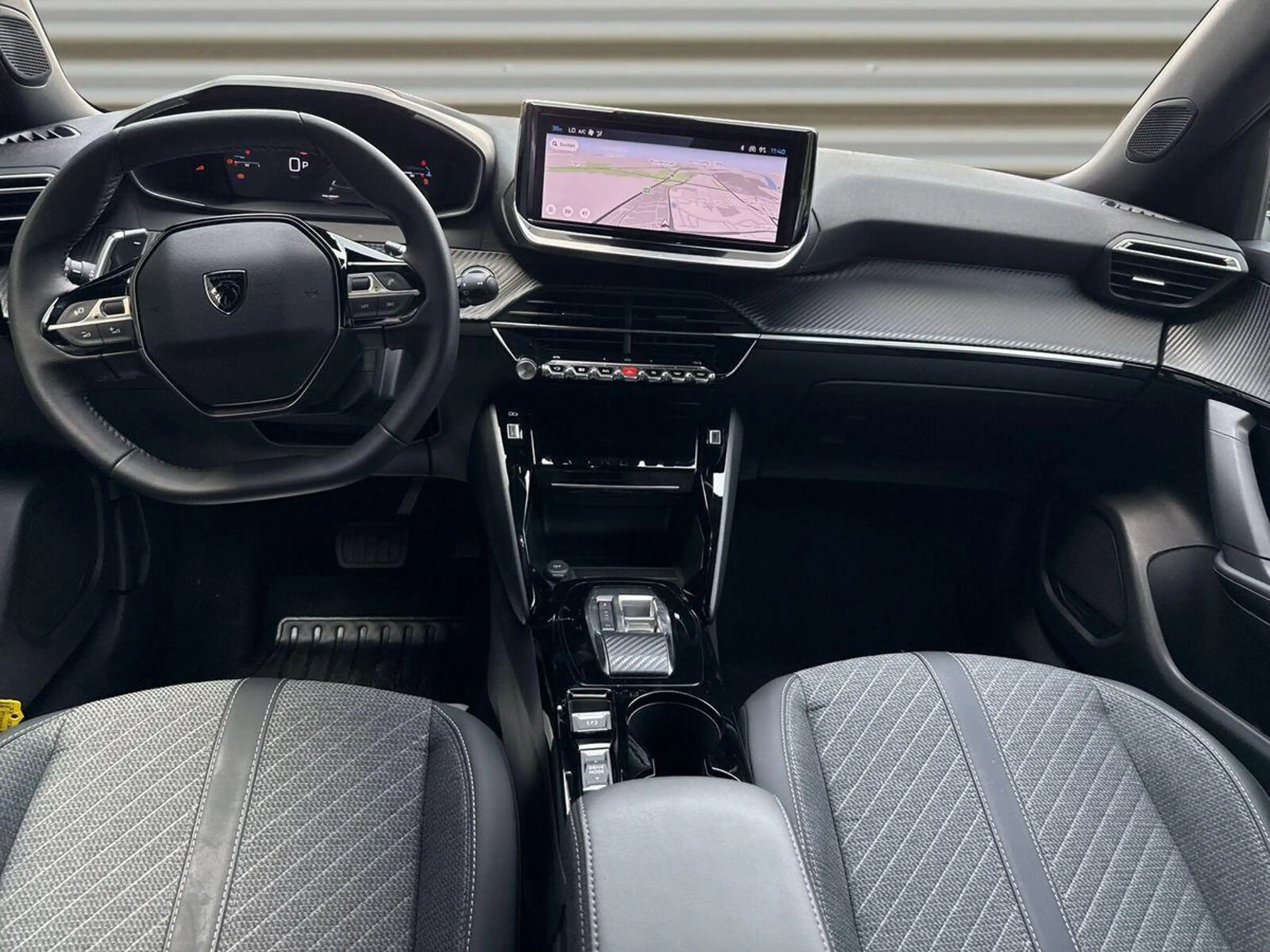 Peugeot 2008 1.2 PureTech Allure EAT8 Navi+R-Kam+LED+ACC+PDC+ — photo 10