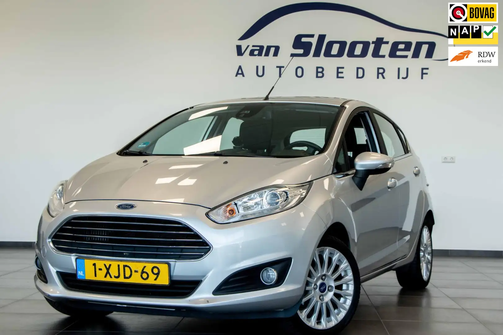 Ford Fiesta 1.0 EcoBoost 100pk Titanium | Clima | Navi | AluVe Gris - 1