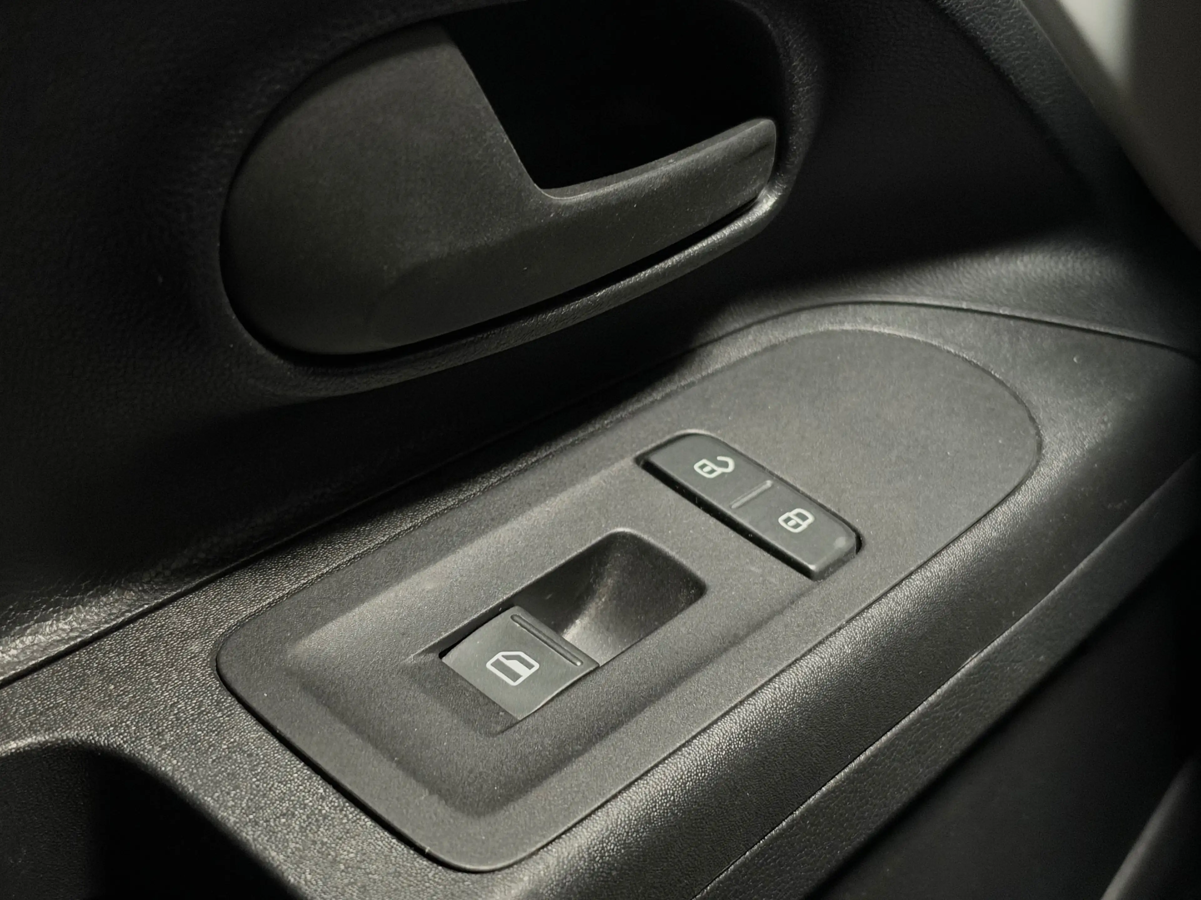 Volkswagen up! Up! 1.0i High up! — photo 13