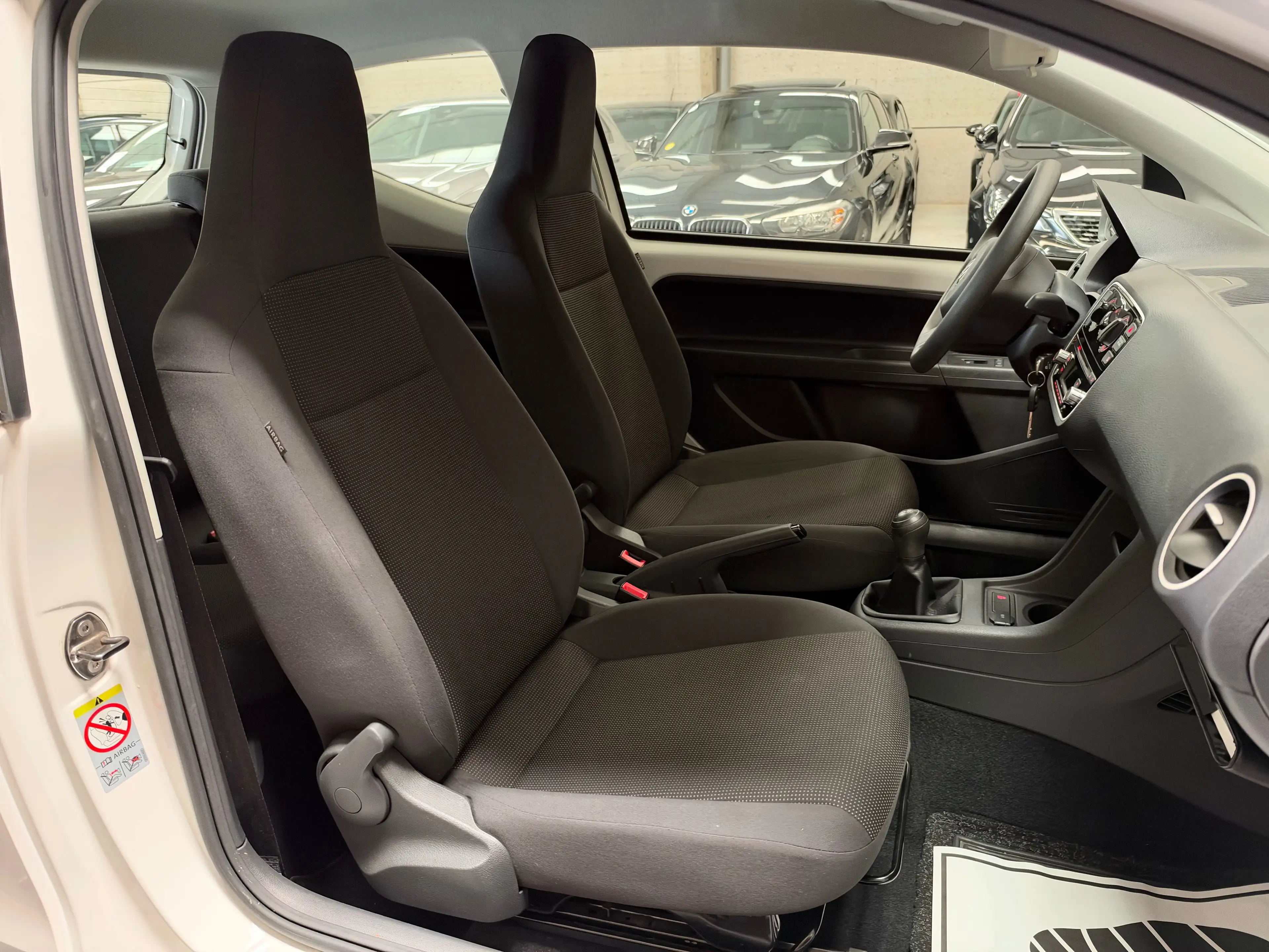 Volkswagen up! Up! 1.0i High up! — photo 7