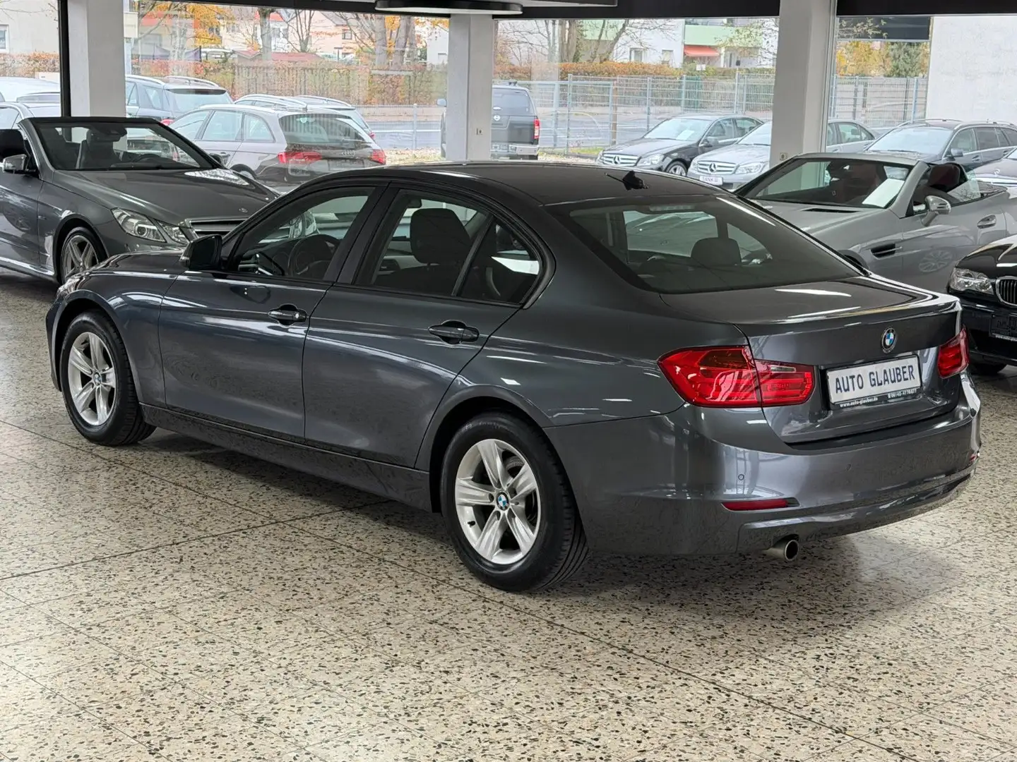 BMW 318 d Limousine/Xenon/Sportsitze/PDC/SHZ/1.Hand Gris - 2