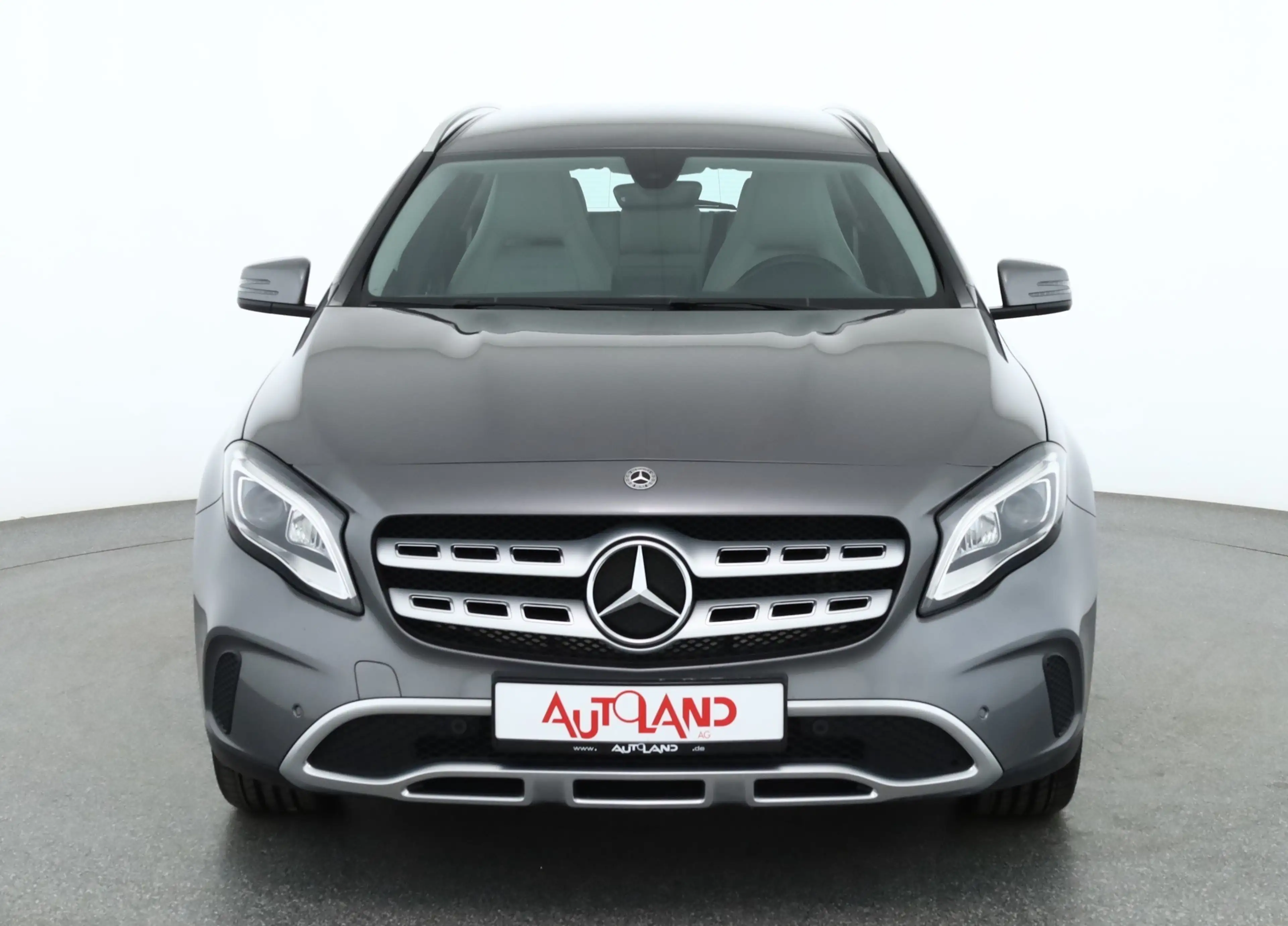 Mercedes-Benz GLA 200 Urban Aut. AHK LED 360° Navi Panorama — photo 8