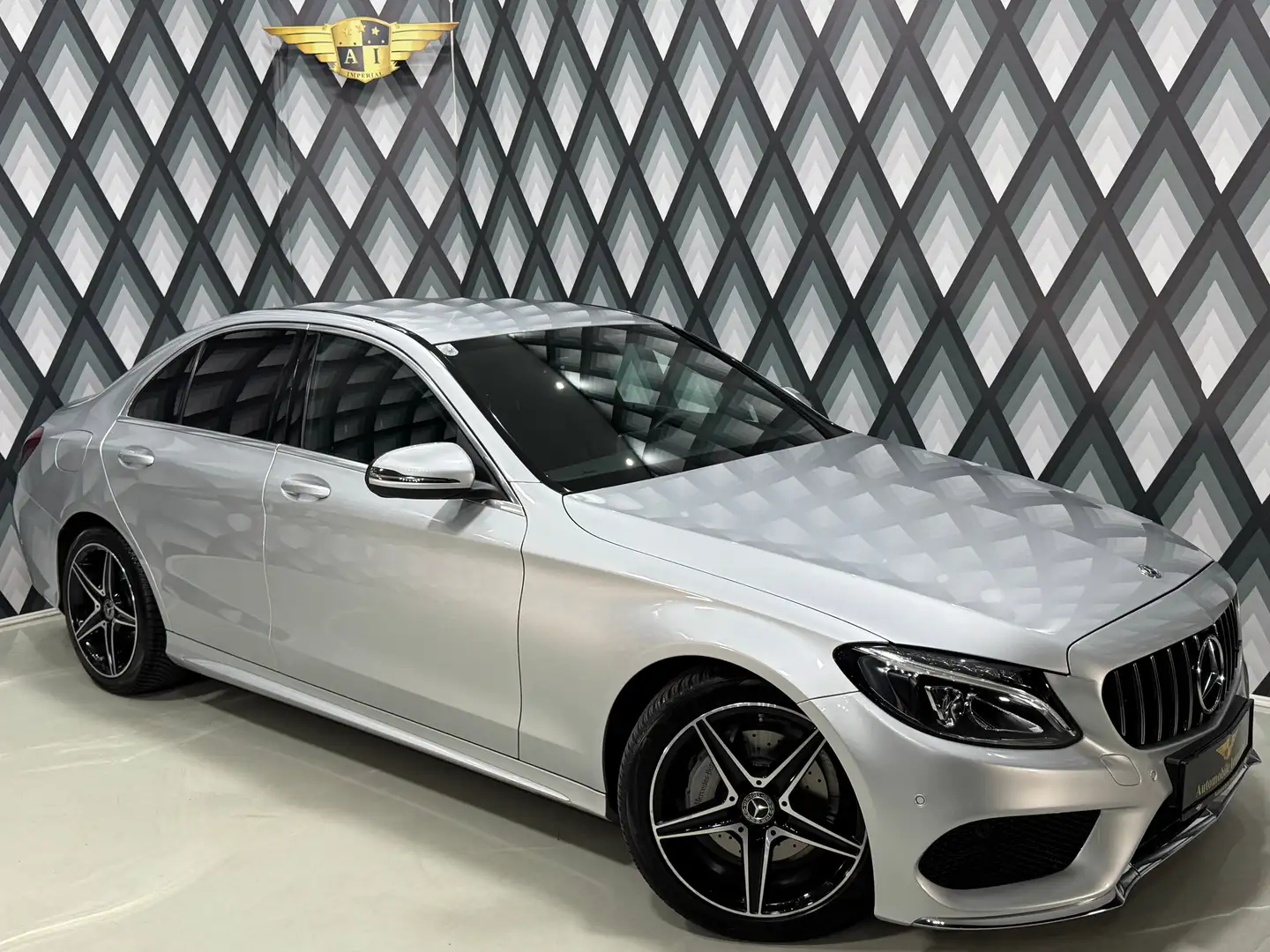 Mercedes-Benz C 200 d Aut. // AMG-LINE // LED // A-EDITION PLUS // Silver - 1