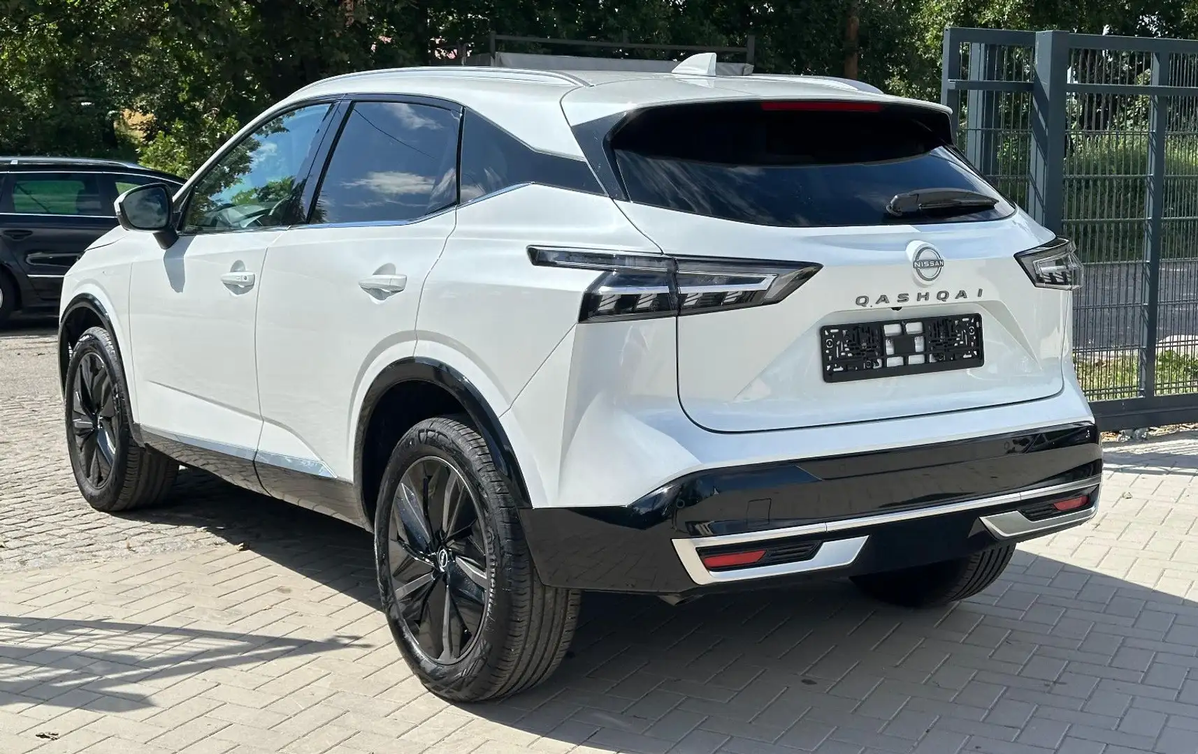 Nissan Qashqai Tekna+ 1.3 DIG-T*LED*360°*LEDER*HUD Blanc - 2