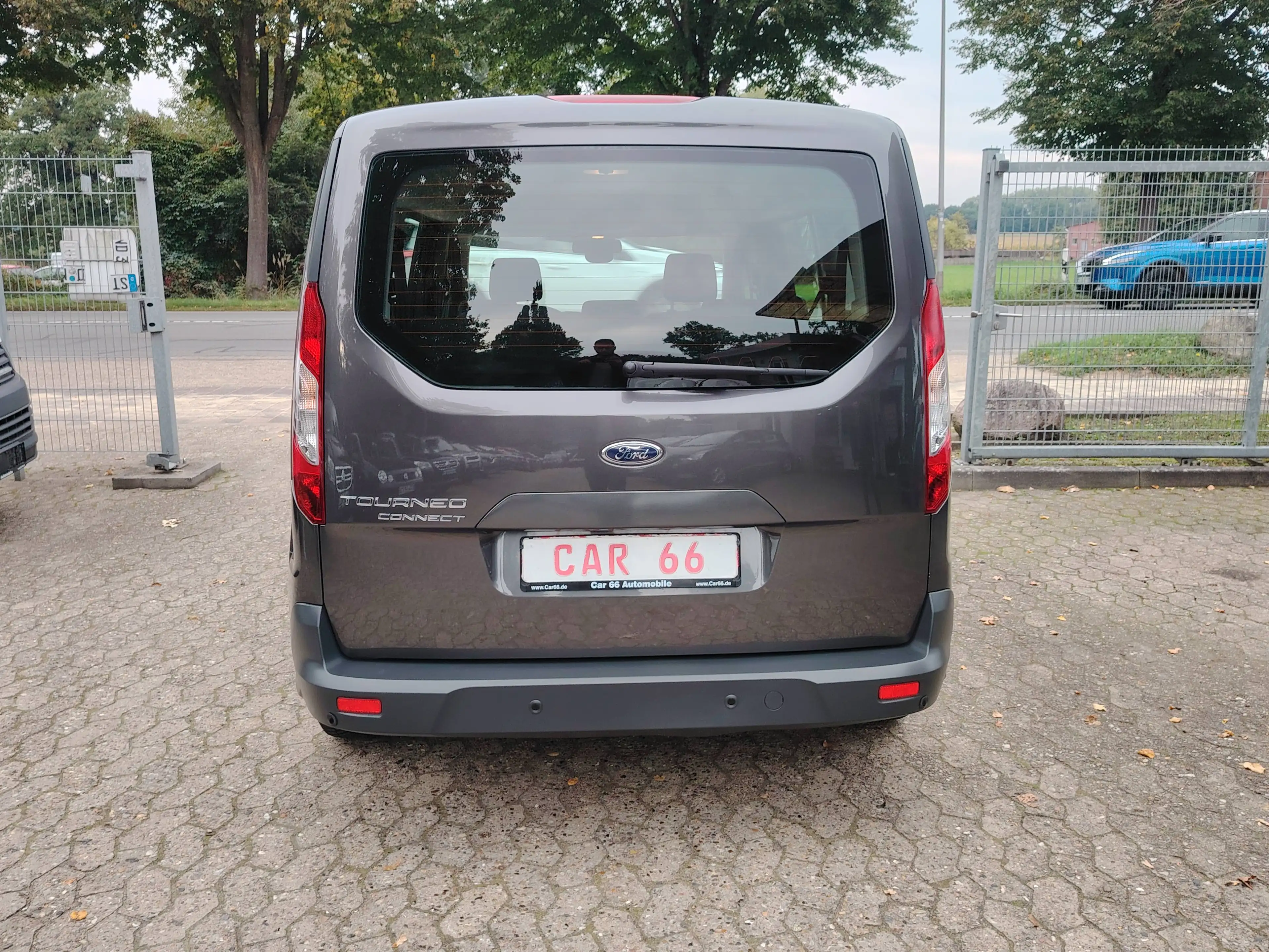 Ford Tourneo Connect Trend / 7 Sitze / Lang / — photo 3