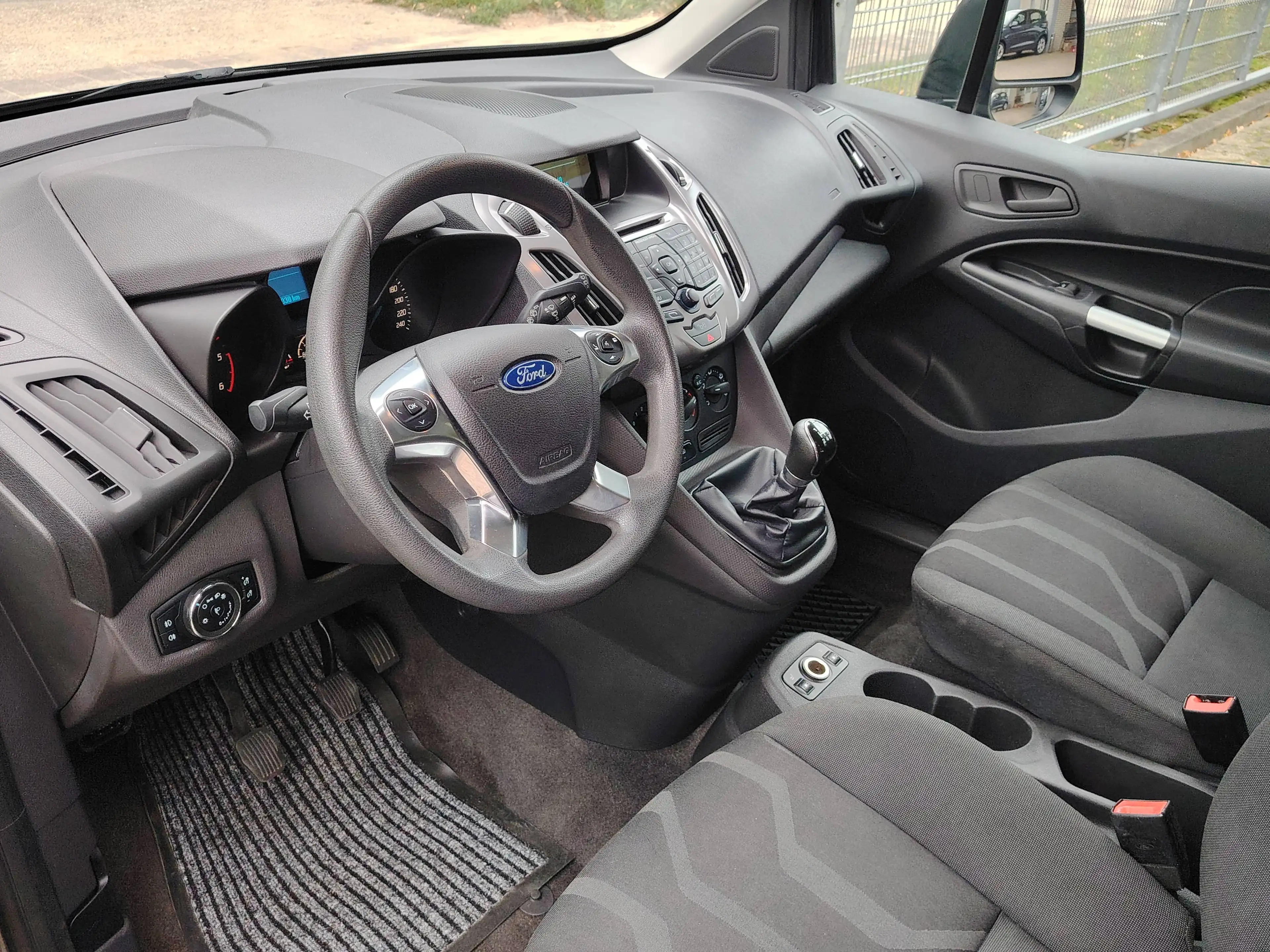 Ford Tourneo Connect Trend / 7 Sitze / Lang / — photo 7