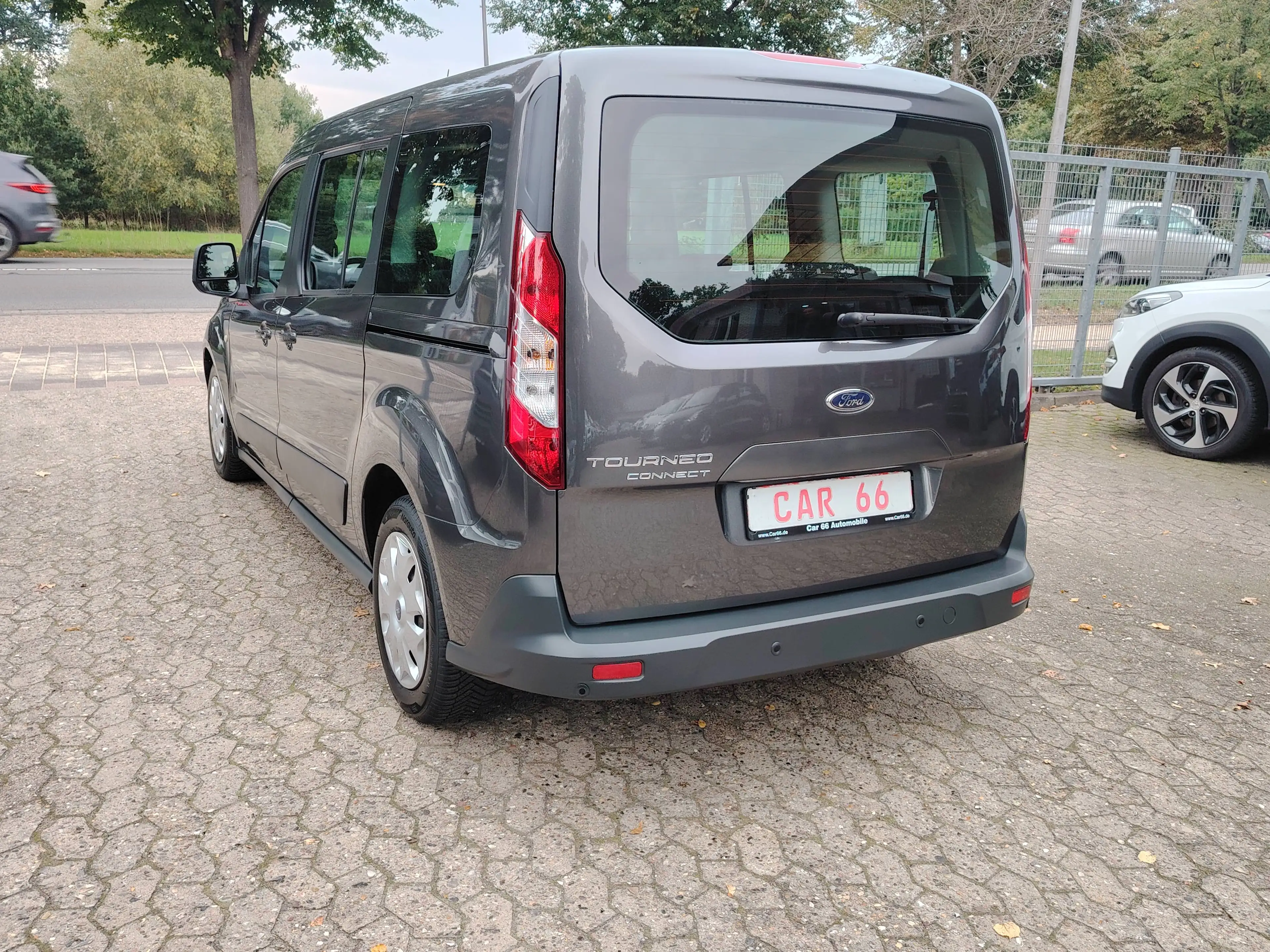 Ford Tourneo Connect Trend / 7 Sitze / Lang / — photo 2