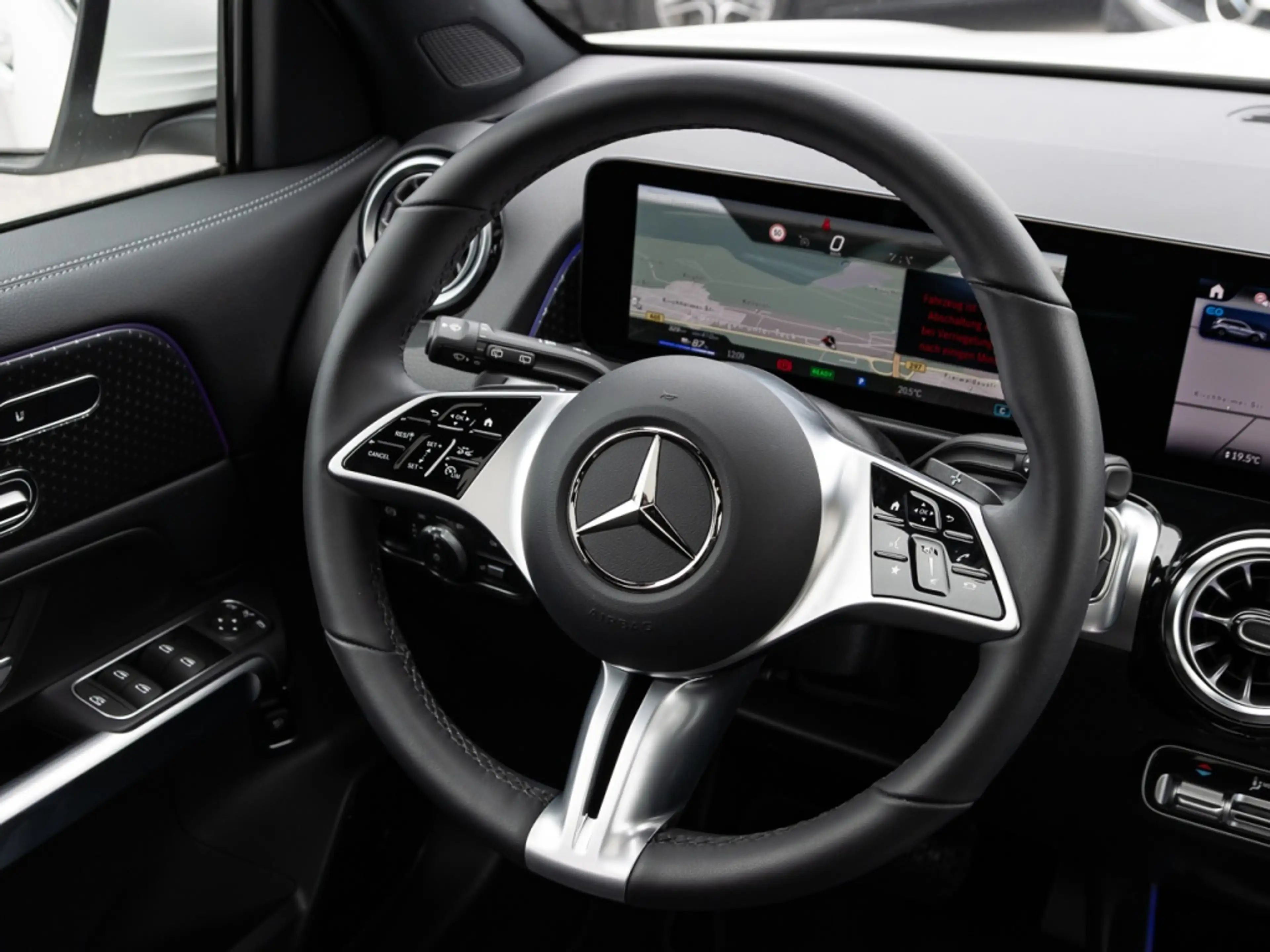 Mercedes-Benz EQB 300 4M Progressive *Cam*Memo*TotW*LED*ParkA* — photo 13