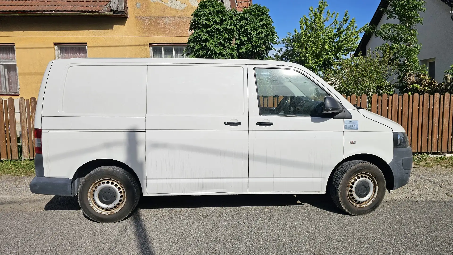 Volkswagen T5 Transporter Kastenwagen 2,0 Entry TDI D-PF - 2