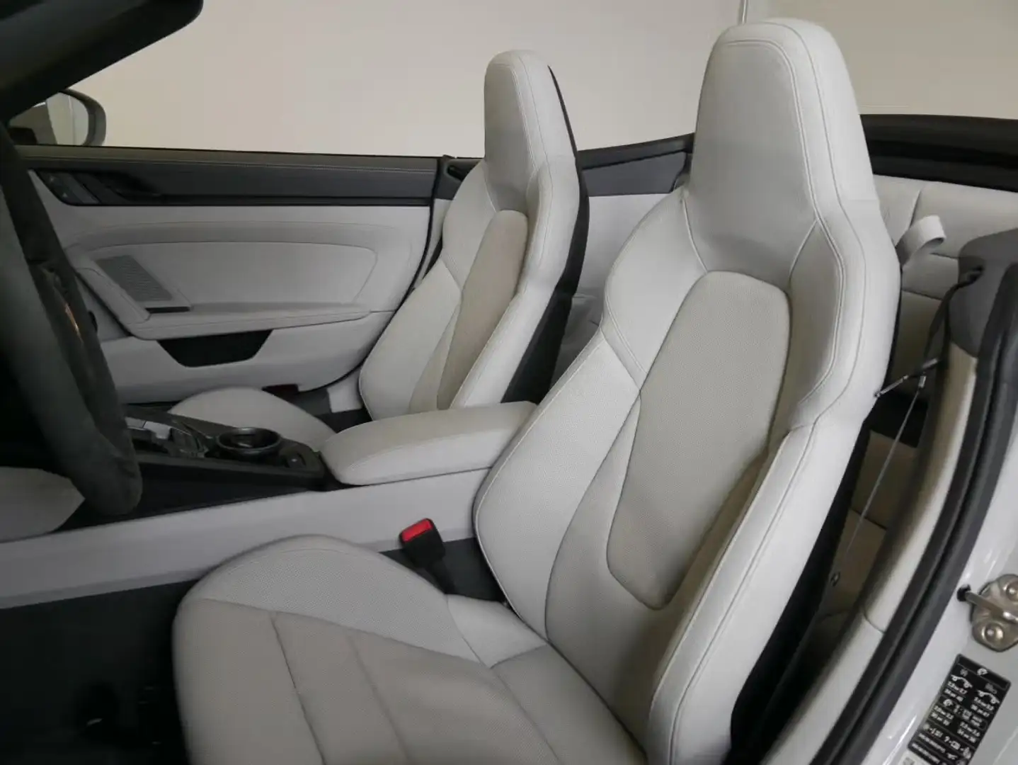 Porsche 992 Carrera GTS Cabriolet Gris - 1
