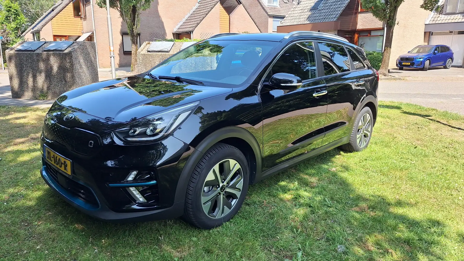Kia Niro e-Niro ExecutiveLine 64 kWh Zwart - 1