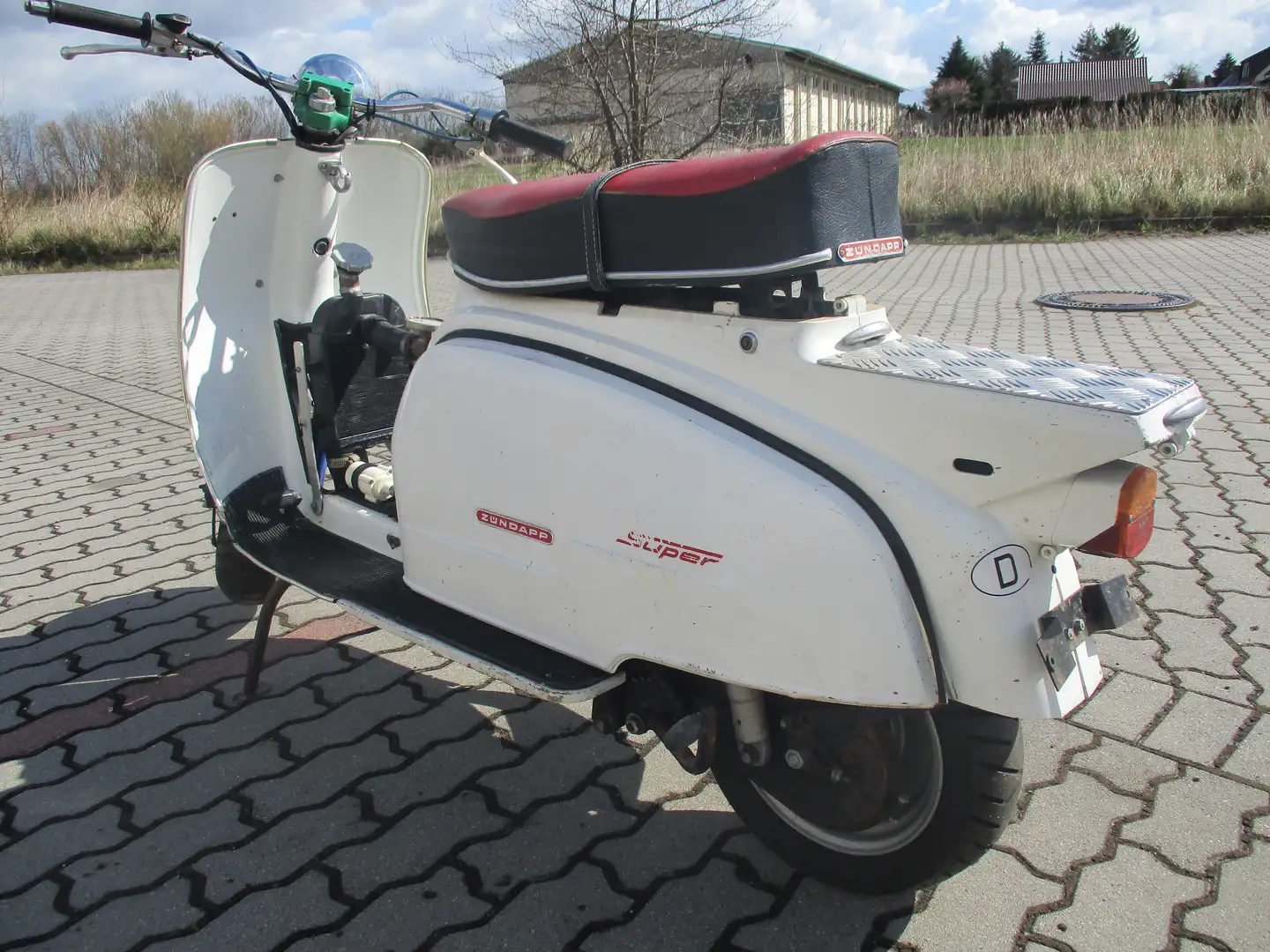 Zündapp R 50 Roller/Scooter in Weiß gebraucht in Calau für € 1.500,-