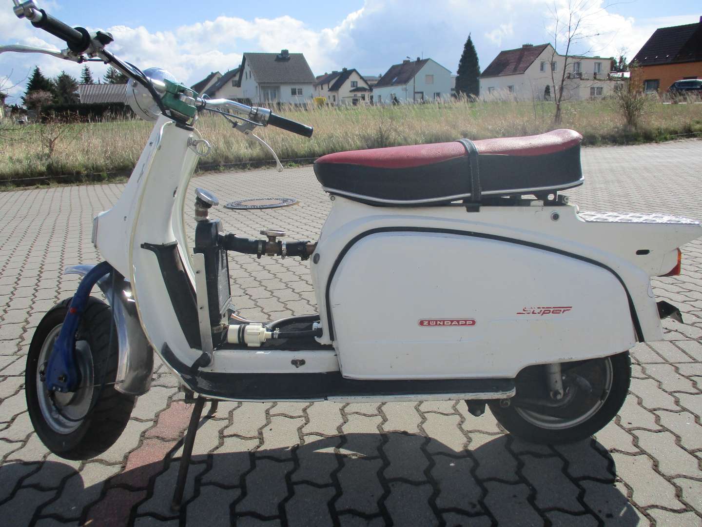 Zündapp R 50 Roller/Scooter in Weiß gebraucht in Calau für € 1.500,-