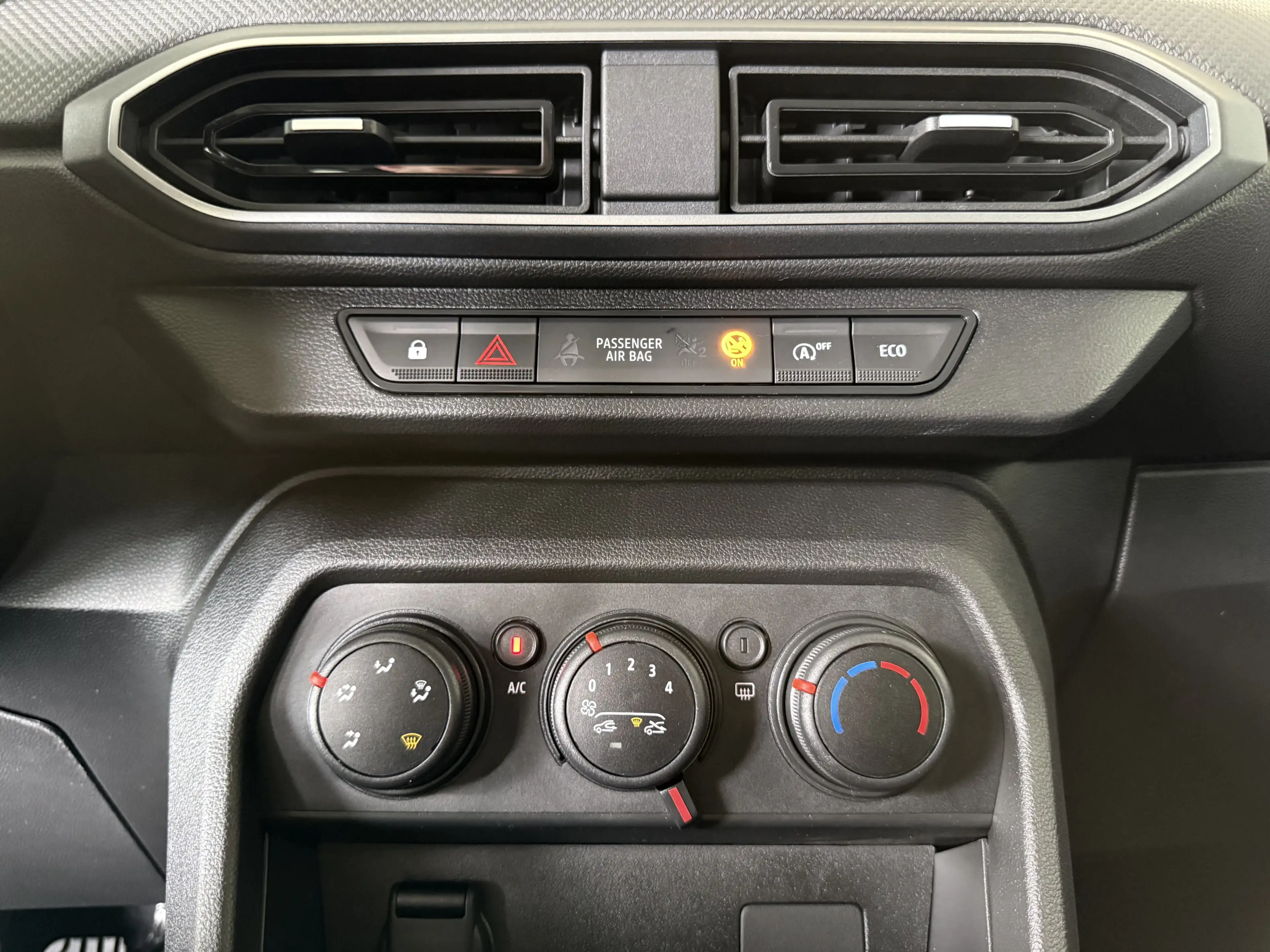 Dacia Jogger Eco-G 100 Essential 7-Sitzer Klima PDC — photo 17