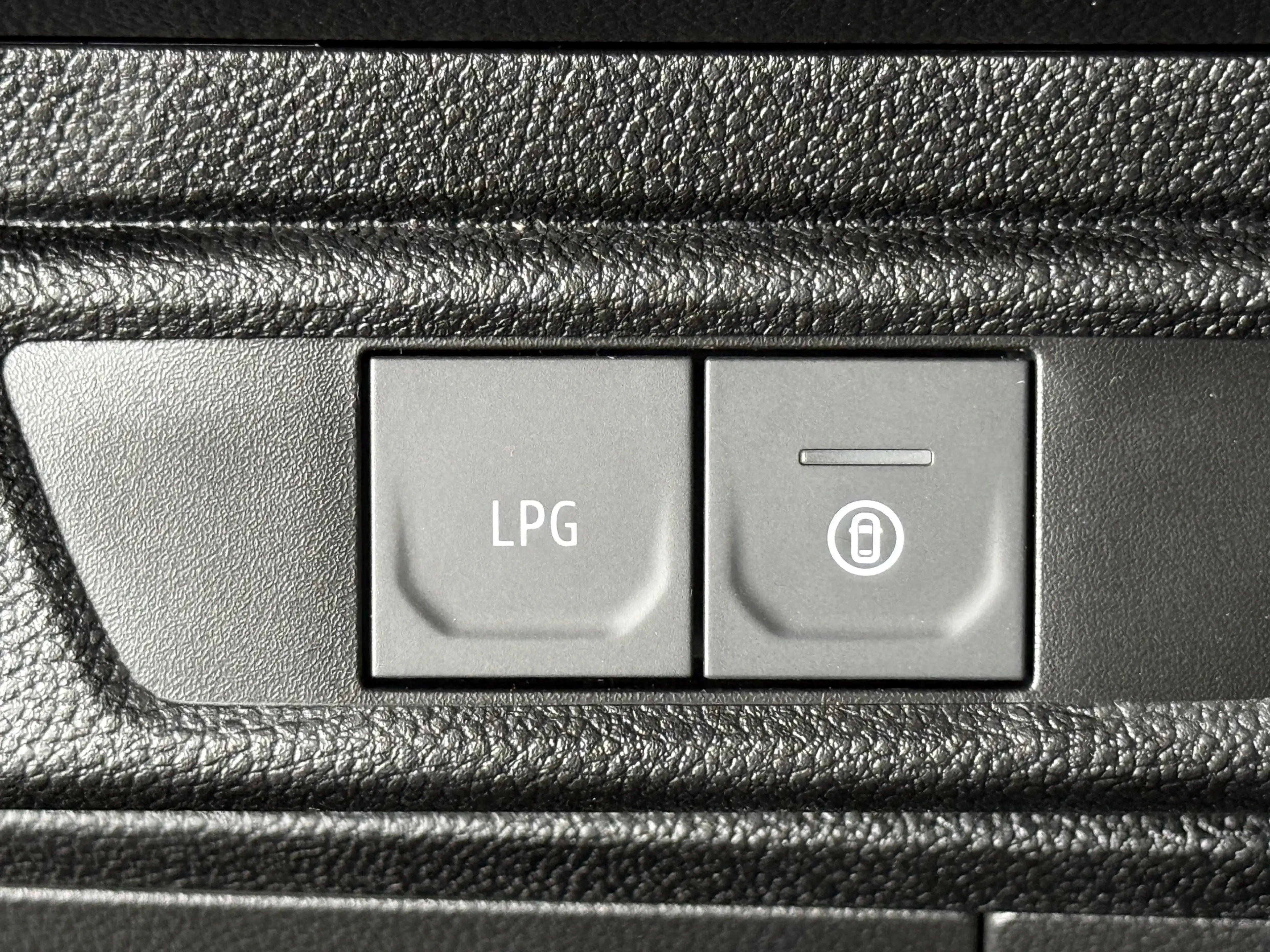 Dacia Jogger Eco-G 100 Essential 7-Sitzer Klima PDC — photo 18