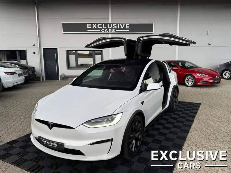 TESLA Model X