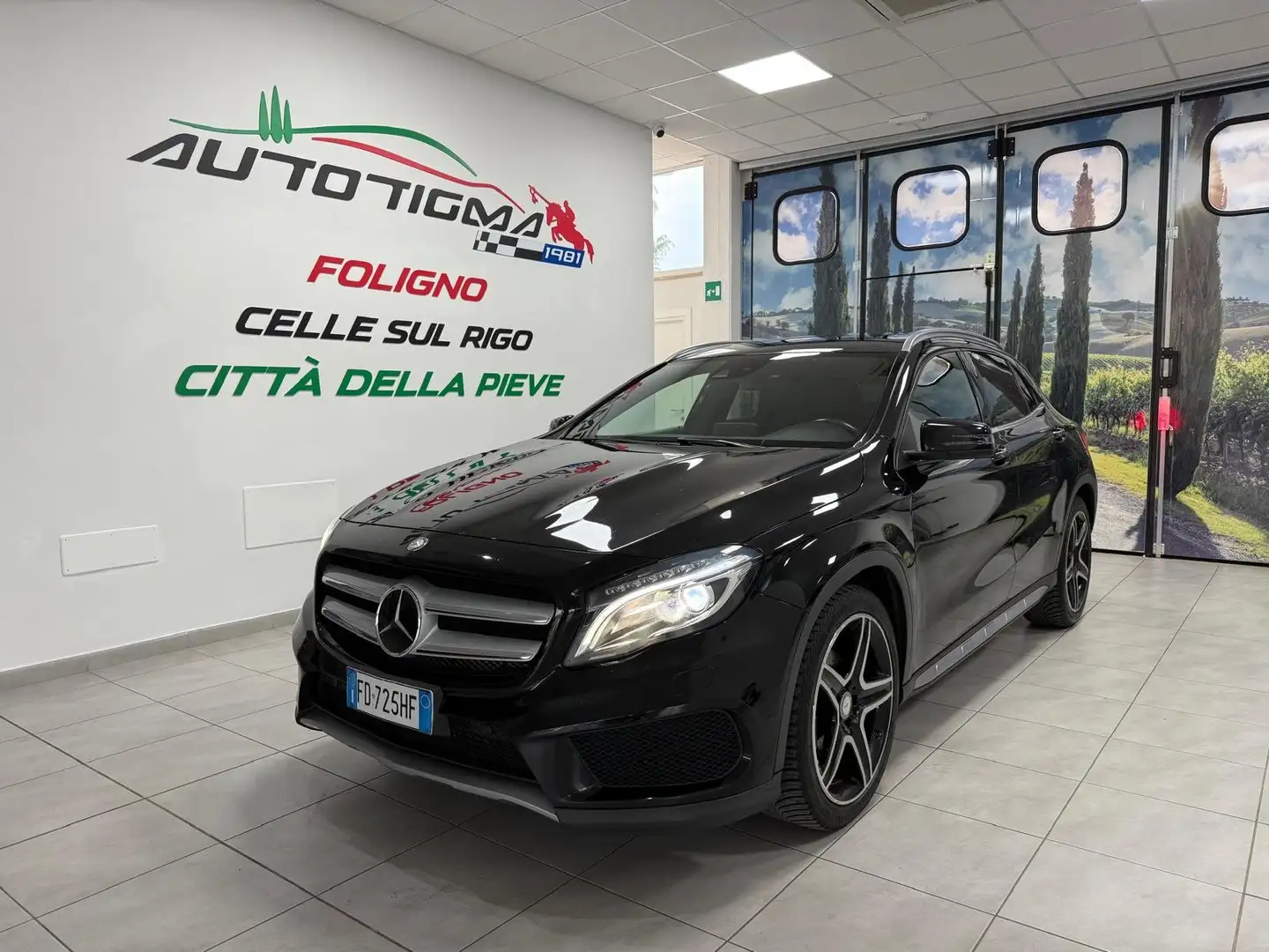 Mercedes-Benz GLA 200 GLA-X156 2014 d (cdi) Premium 4matic auto Noir - 1