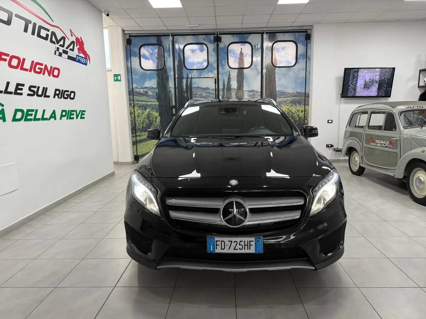 Mercedes-Benz GLA 200 GLA-X156 2014 d (cdi) Premium 4matic auto Noir - 2