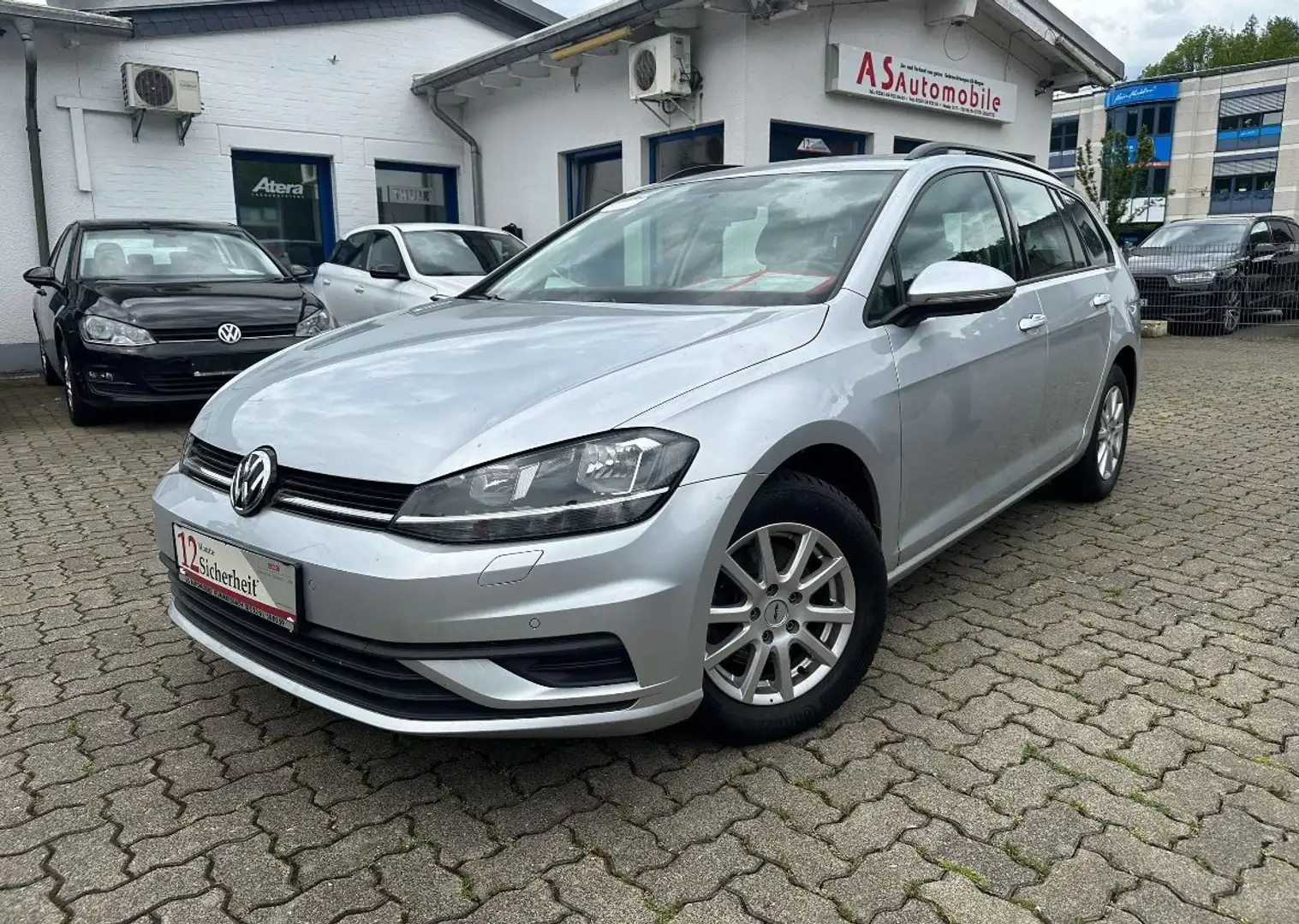 Volkswagen Golf Variant 1.6 TDI BMT St&St+NAVI+KLIMA+SHZ+PDC+TEMPOMAT+AHK Grau - 1