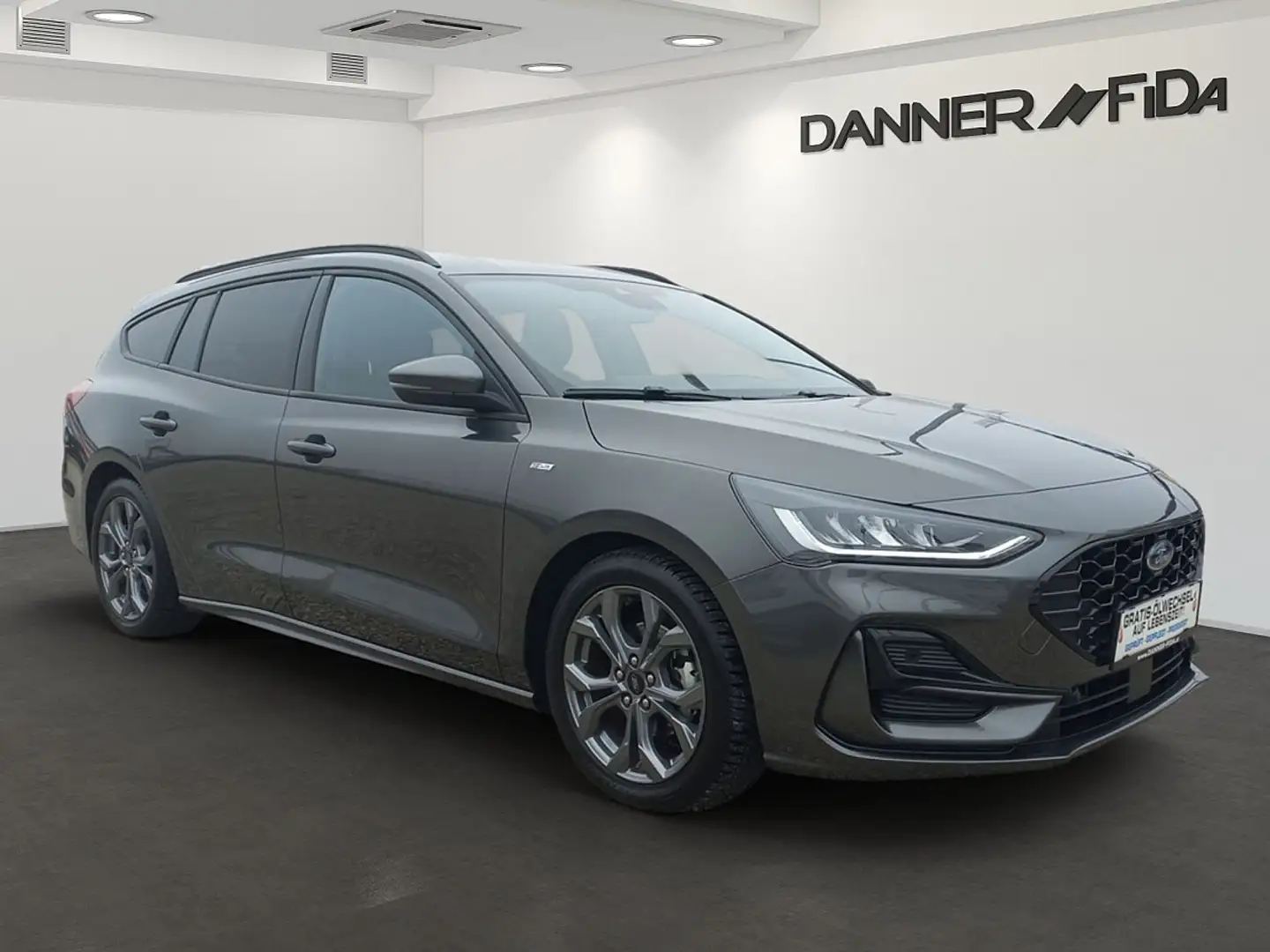 Ford Focus 125PS Benzin/Schaltgetriebe Traveller 1,0 EcoBo... Grau - 2