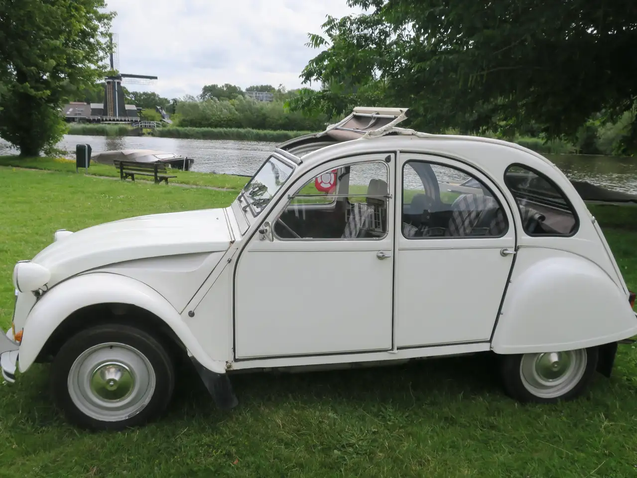 Citroen 2CV 2CV6 Club, foto 2