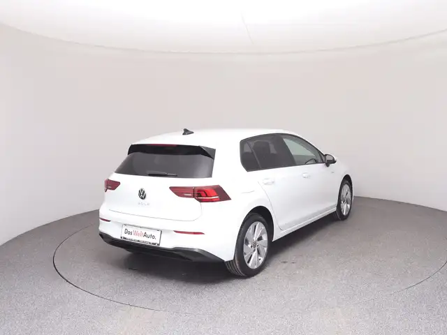 Volkswagen Golf view 4