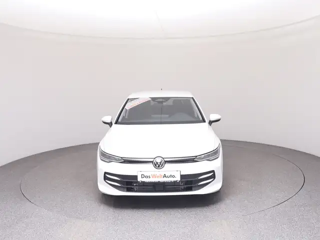 Volkswagen Golf view 3
