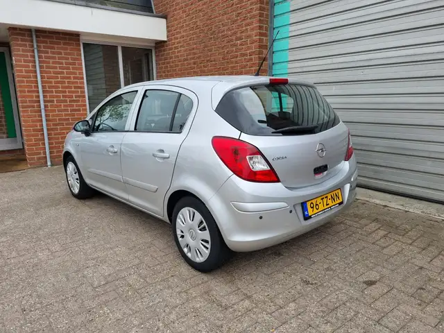 Opel Corsa view 3