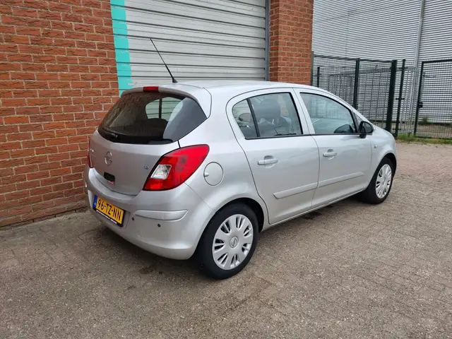 Opel Corsa view 4