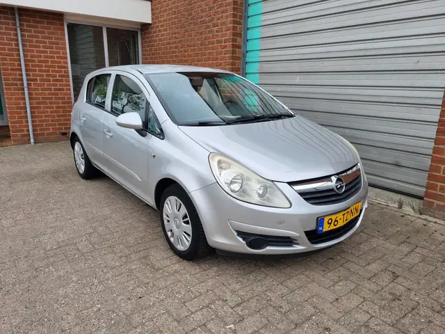 Opel Corsa view 2