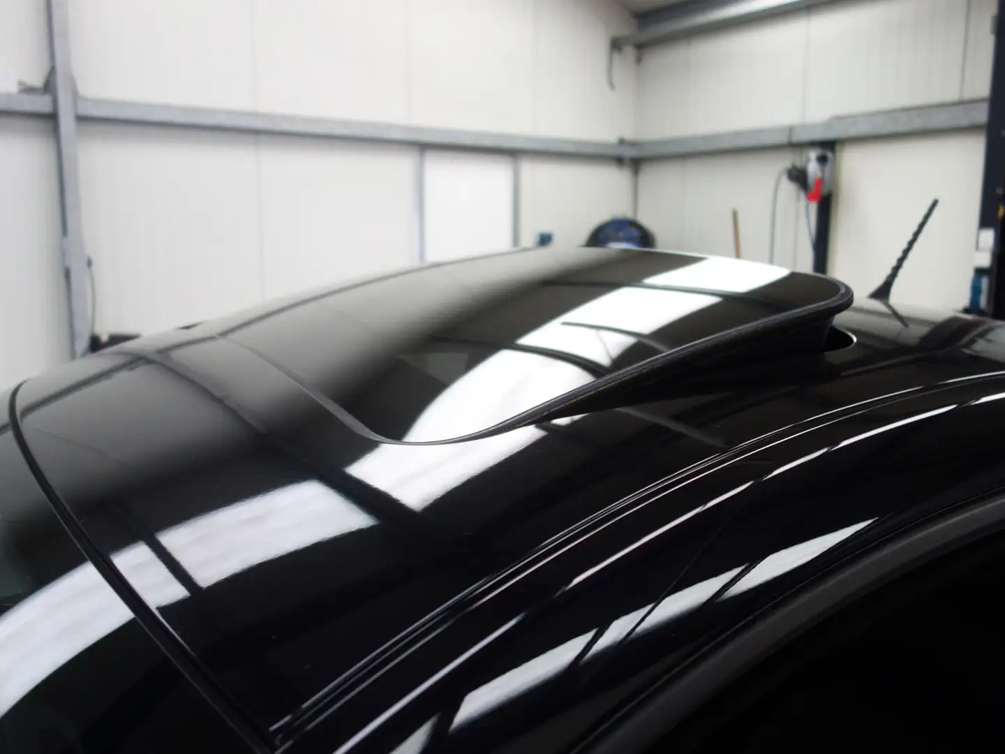 Volkswagen New Beetle Beetle 1.8-20V TURBO Highline Winter Plus | 12 Vol Zwart - 2