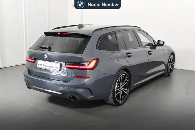 BMW 3 Series view 3
