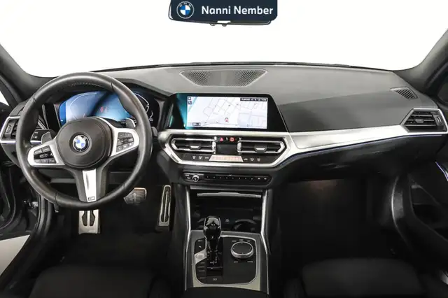 BMW 3 Series view 11