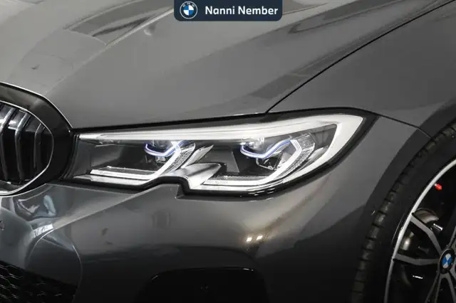 BMW 3 Series view 5
