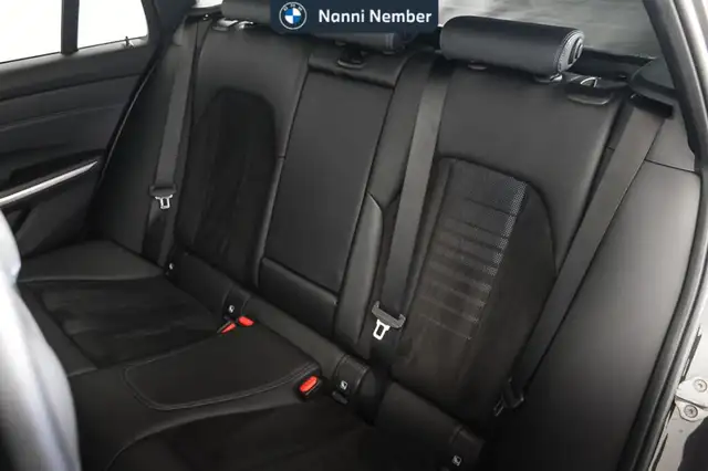 BMW 3 Series view 15