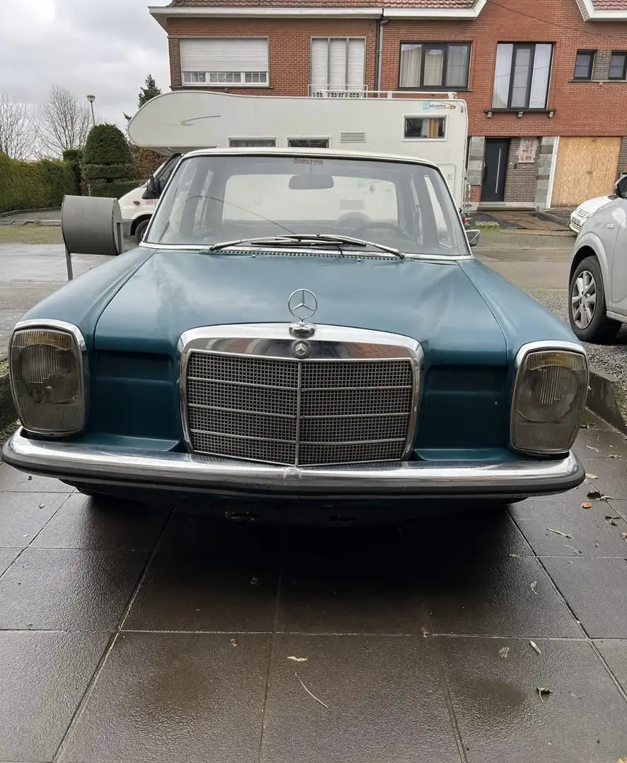 Mercedes-Benz 220 - 1