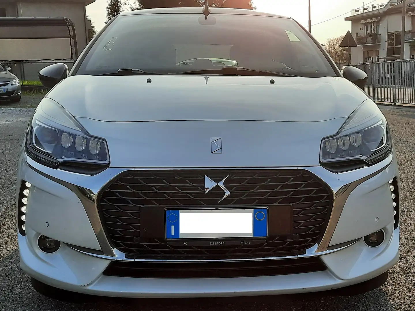DS Automobiles DS 3 Cabrio 1.6 bluehdi Sport Chic 100cv Blanc - 2